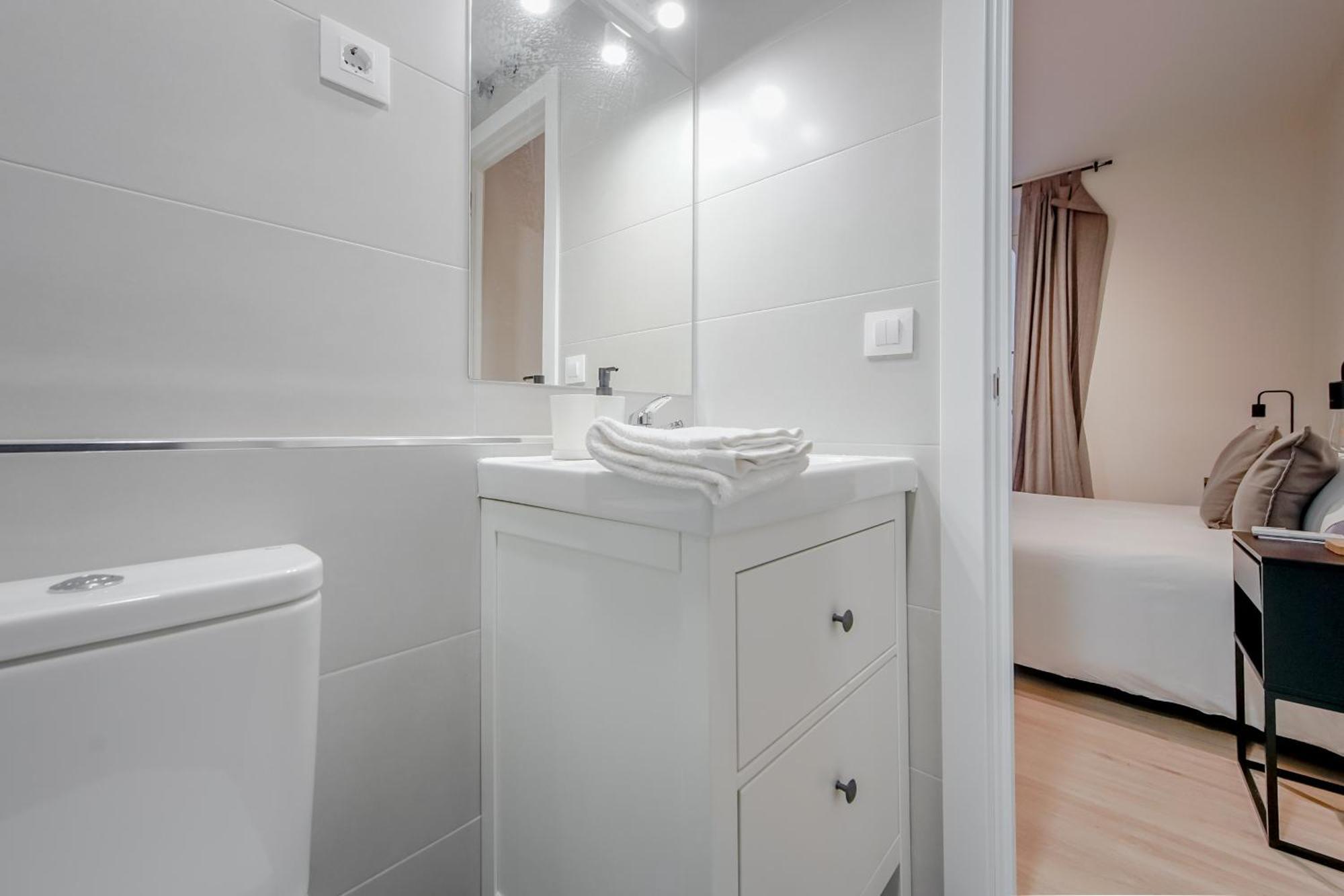 Cozy&New Apartment Para 6Pax En La Plaza De Tirso - Madrid E1 Экстерьер фото