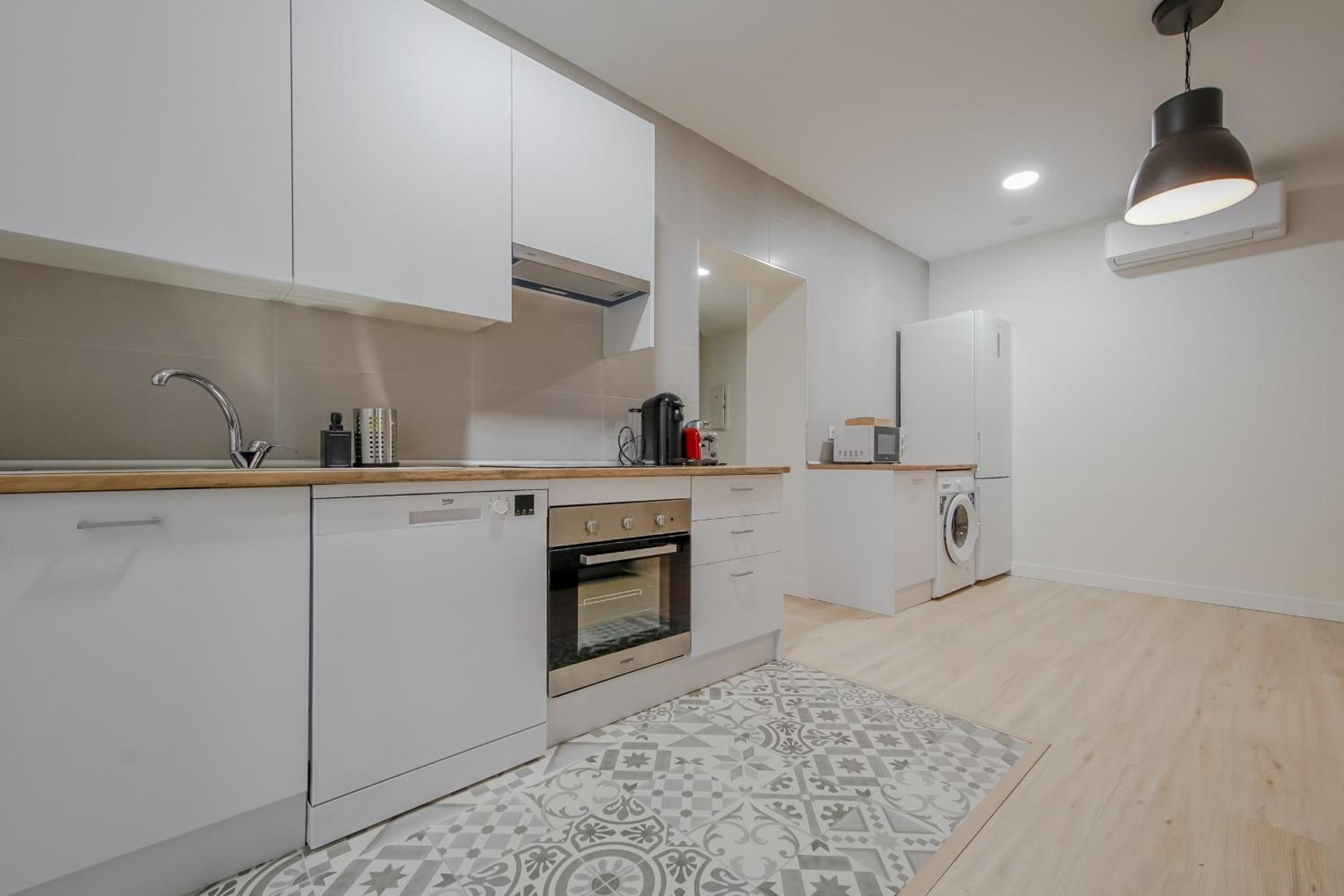 Cozy&New Apartment Para 6Pax En La Plaza De Tirso - Madrid E1 Экстерьер фото